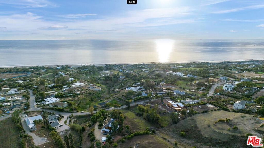 Image 28 of property listing at 30053 Harvester Road, Malibu, CA 90265