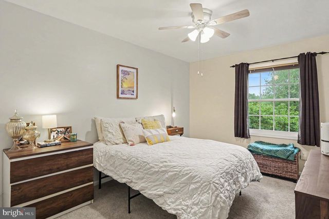726 GENTLE BREEZE CT, Herndon, VA 20170