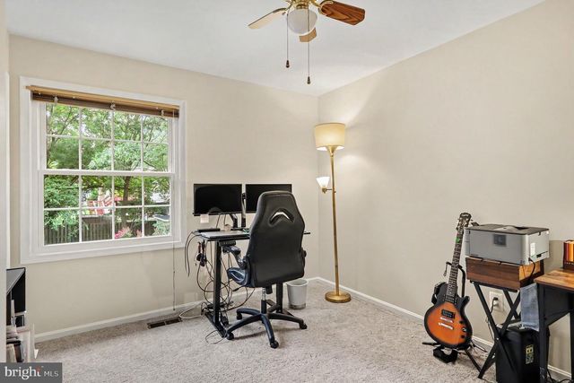 726 GENTLE BREEZE CT, Herndon, VA 20170
