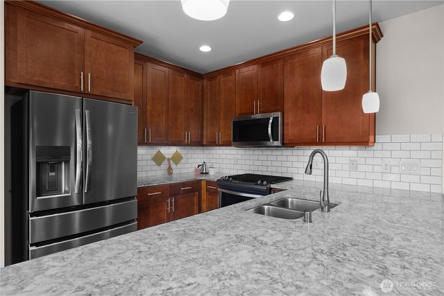 8226 Canton Avenue NE, Lacey, WA 98516