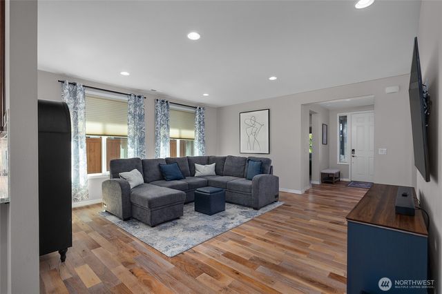 8226 Canton Avenue NE, Lacey, WA 98516