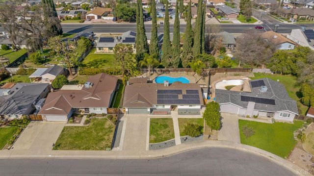 936 W Harter Avenue, Visalia, CA 93277