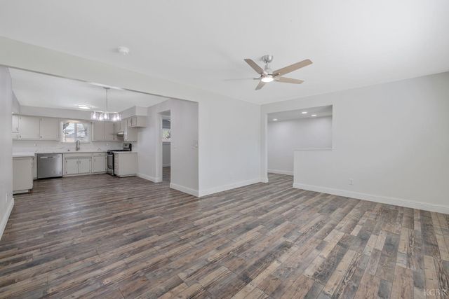 936 W Harter Avenue, Visalia, CA 93277