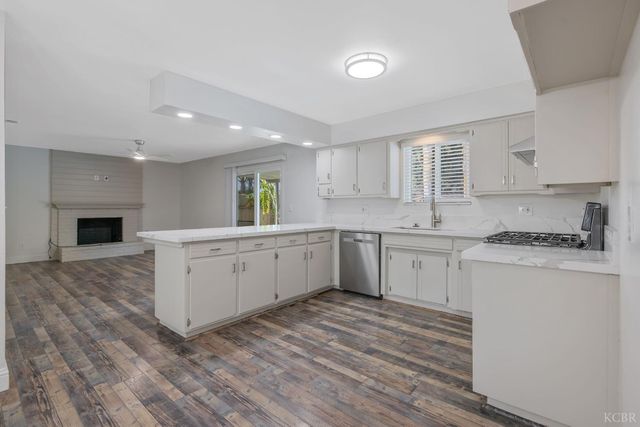 936 W Harter Avenue, Visalia, CA 93277