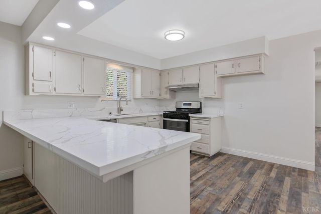 936 W Harter Avenue, Visalia, CA 93277