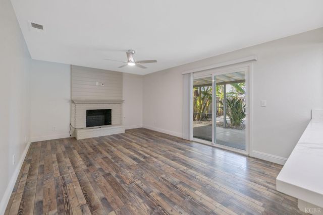 936 W Harter Avenue, Visalia, CA 93277