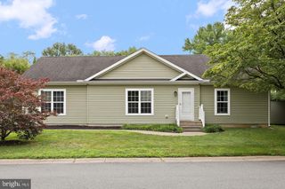 16 BARBERRY CT, Newark, DE 19702