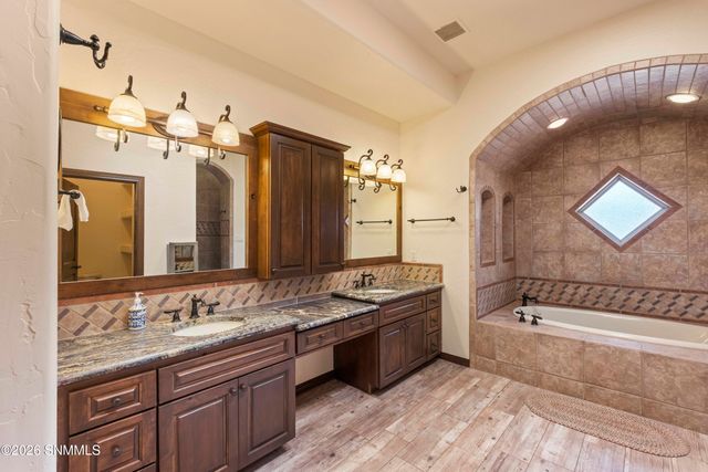 2608 Calle Porton, Las Cruces, NM 88007
