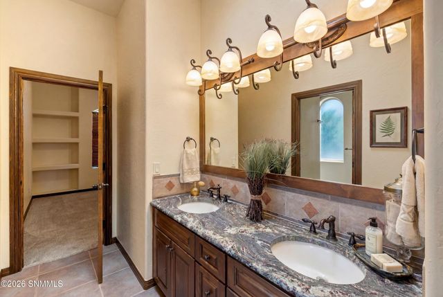 2608 Calle Porton, Las Cruces, NM 88007