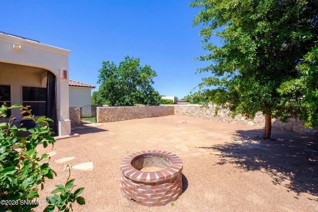 2608 Calle Porton, Las Cruces, NM 88007