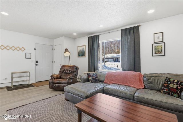 3821 Checkmate Drive, Anchorage, AK 99508