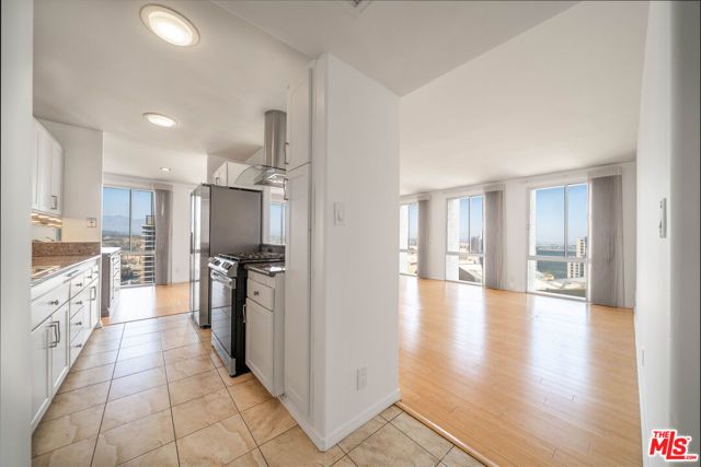 800 W 1st Street 2203, Los Angeles, CA 90012