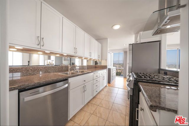 800 W 1st Street 2203, Los Angeles, CA 90012