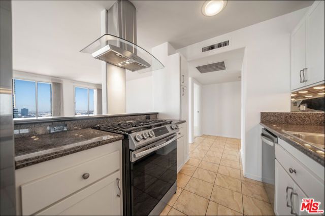 800 W 1st Street 2203, Los Angeles, CA 90012