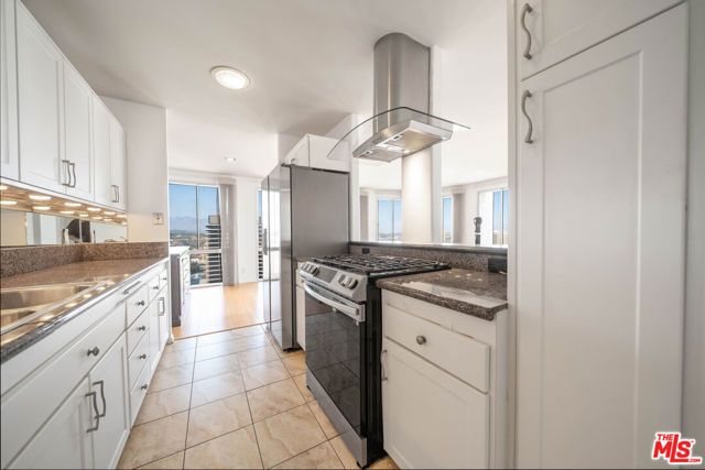 800 W 1st Street 2203, Los Angeles, CA 90012