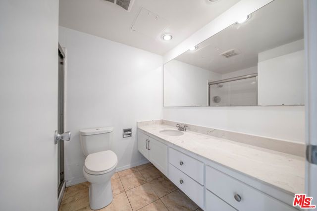 800 W 1st Street 2203, Los Angeles, CA 90012