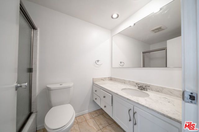 800 W 1st Street 2203, Los Angeles, CA 90012