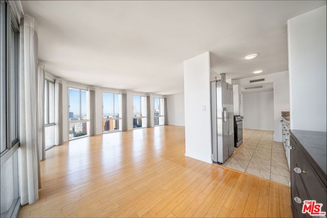 800 W 1st Street 2203, Los Angeles, CA 90012