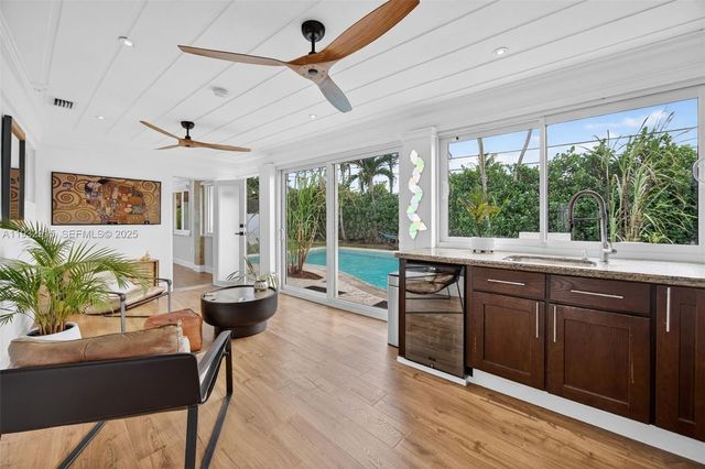 11260 SW 48th St, Miami, FL 33165