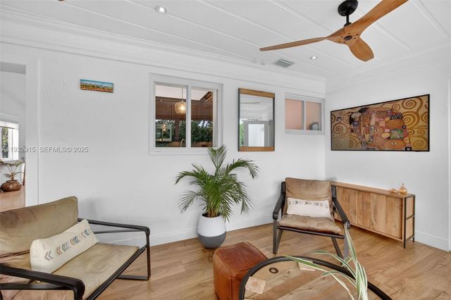 11260 SW 48th St, Miami, FL 33165