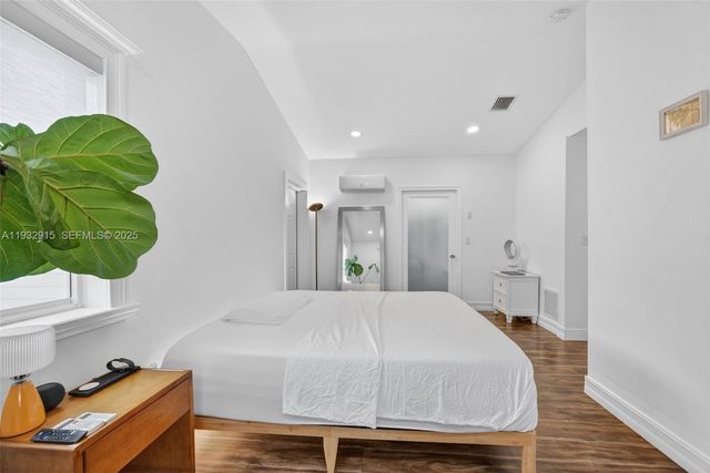 11260 SW 48th St, Miami, FL 33165