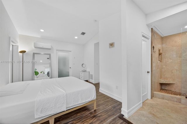 11260 SW 48th St, Miami, FL 33165