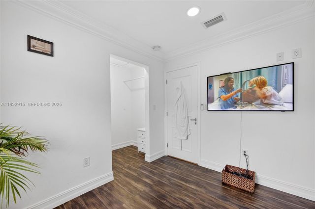 11260 SW 48th St, Miami, FL 33165