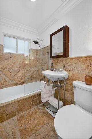 11260 SW 48th St, Miami, FL 33165