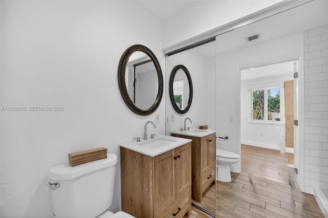 11260 SW 48th St, Miami, FL 33165