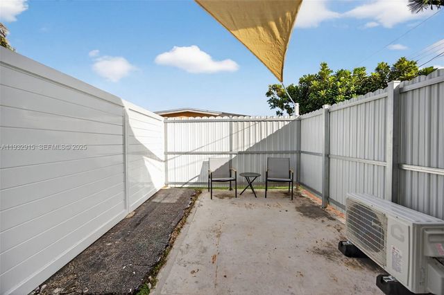 11260 SW 48th St, Miami, FL 33165