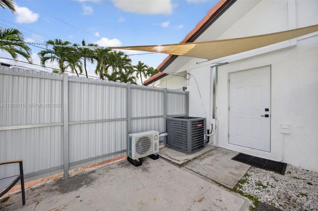 11260 SW 48th St, Miami, FL 33165