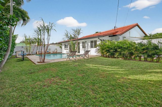 11260 SW 48th St, Miami, FL 33165