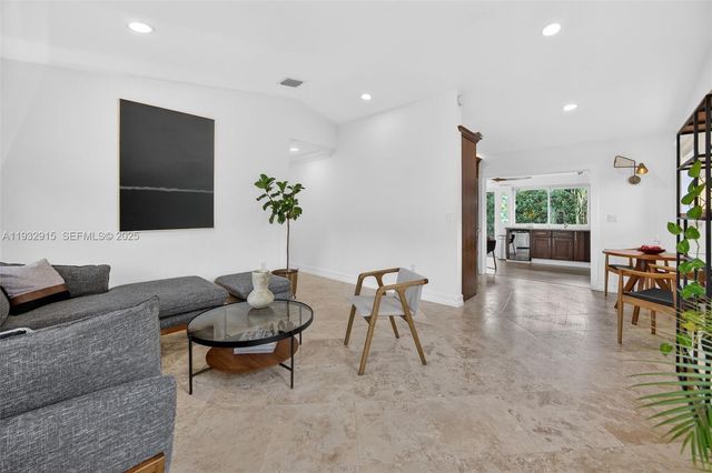 11260 SW 48th St, Miami, FL 33165