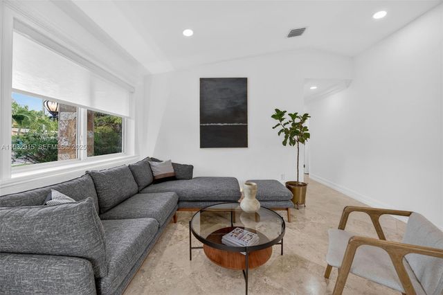 11260 SW 48th St, Miami, FL 33165