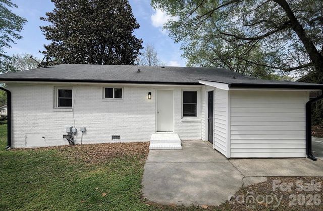 141 Short Hills Drive, Charlotte, NC 28217