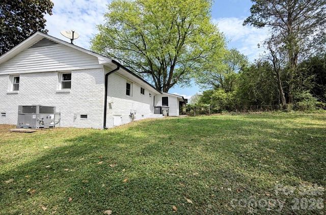 141 Short Hills Drive, Charlotte, NC 28217