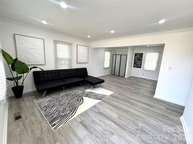 141 Short Hills Drive, Charlotte, NC 28217