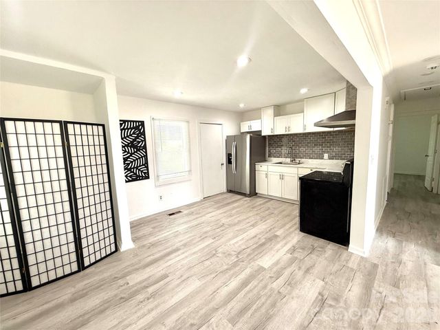 141 Short Hills Drive, Charlotte, NC 28217