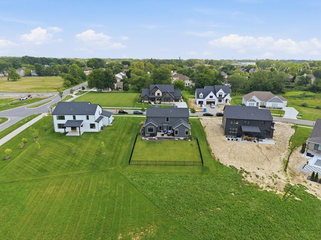 3103 Whispering Brook Lane, Valparaiso, IN 46385