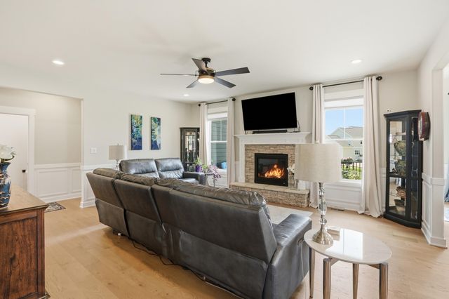 3103 Whispering Brook Lane, Valparaiso, IN 46385