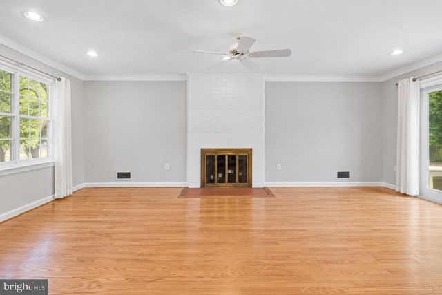 15 GROVEPOINT CT, Potomac, MD 20854