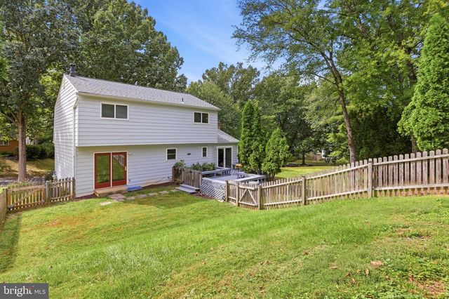 15 GROVEPOINT CT, Potomac, MD 20854