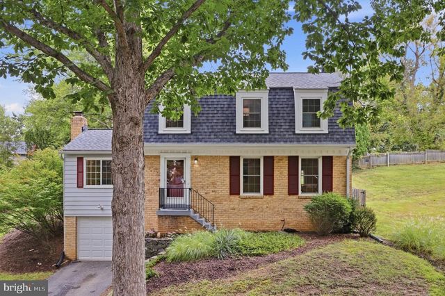 15 GROVEPOINT CT, Potomac, MD 20854
