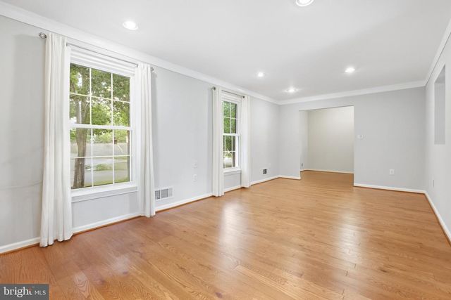 15 GROVEPOINT CT, Potomac, MD 20854