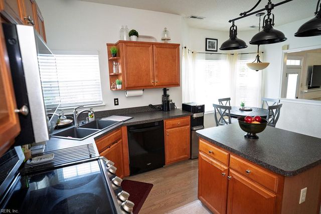 2516 Belmont Stakes DR, Virginia Beach, VA 23456