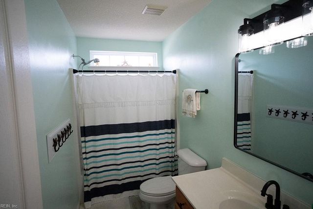 2516 Belmont Stakes DR, Virginia Beach, VA 23456