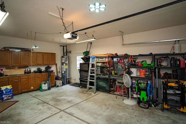 2516 Belmont Stakes DR, Virginia Beach, VA 23456