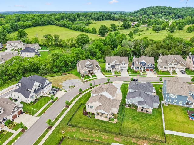 821 Westchester Circle, Hendersonville, TN 37075