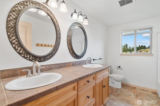 1630 Danner Lane NE, Lacey, WA 98156