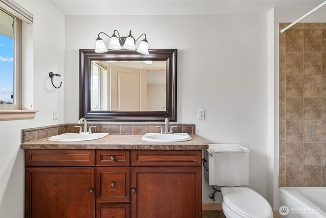 1630 Danner Lane NE, Lacey, WA 98156